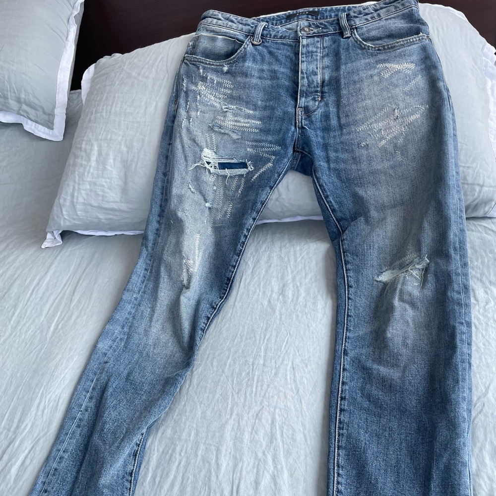 Neuw jeans in good condition. Nice and trendy!